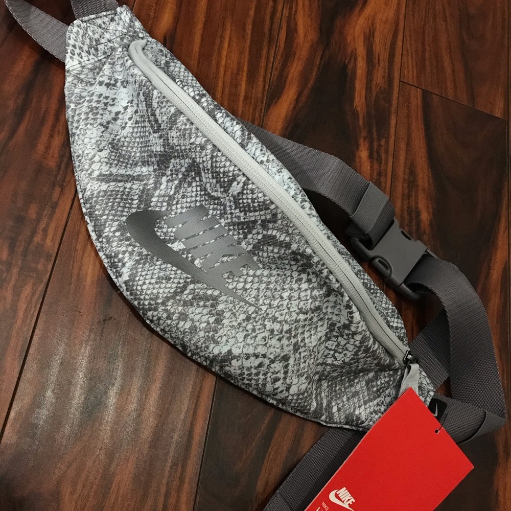 New Nike Heritage Snake Skin Fanny Pack